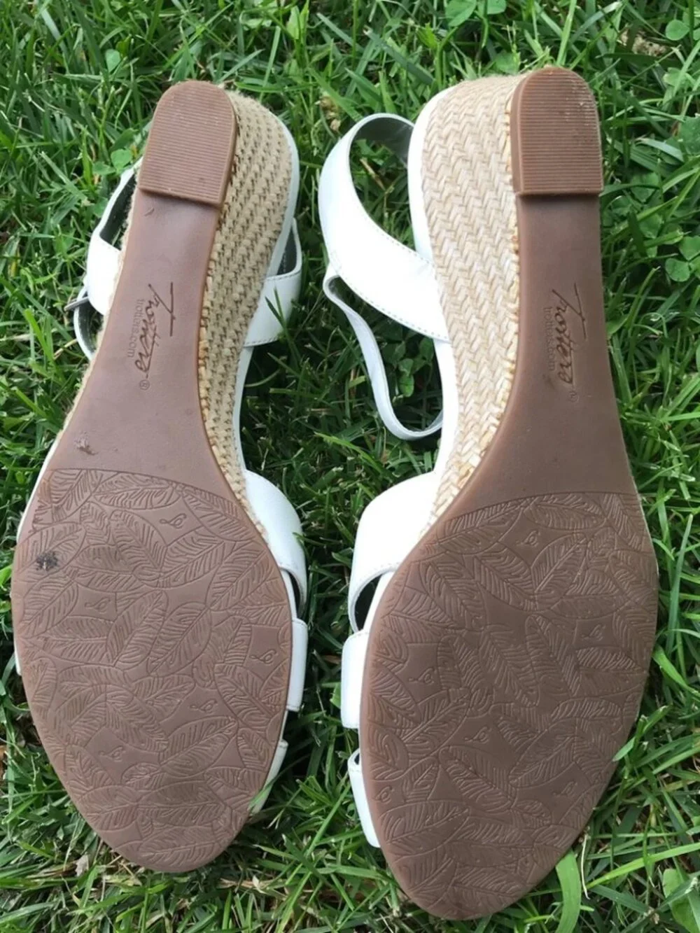 💕 3/$25 💕 Trotters Low Wedge Sling Back Sandals Size 9-1/2 N